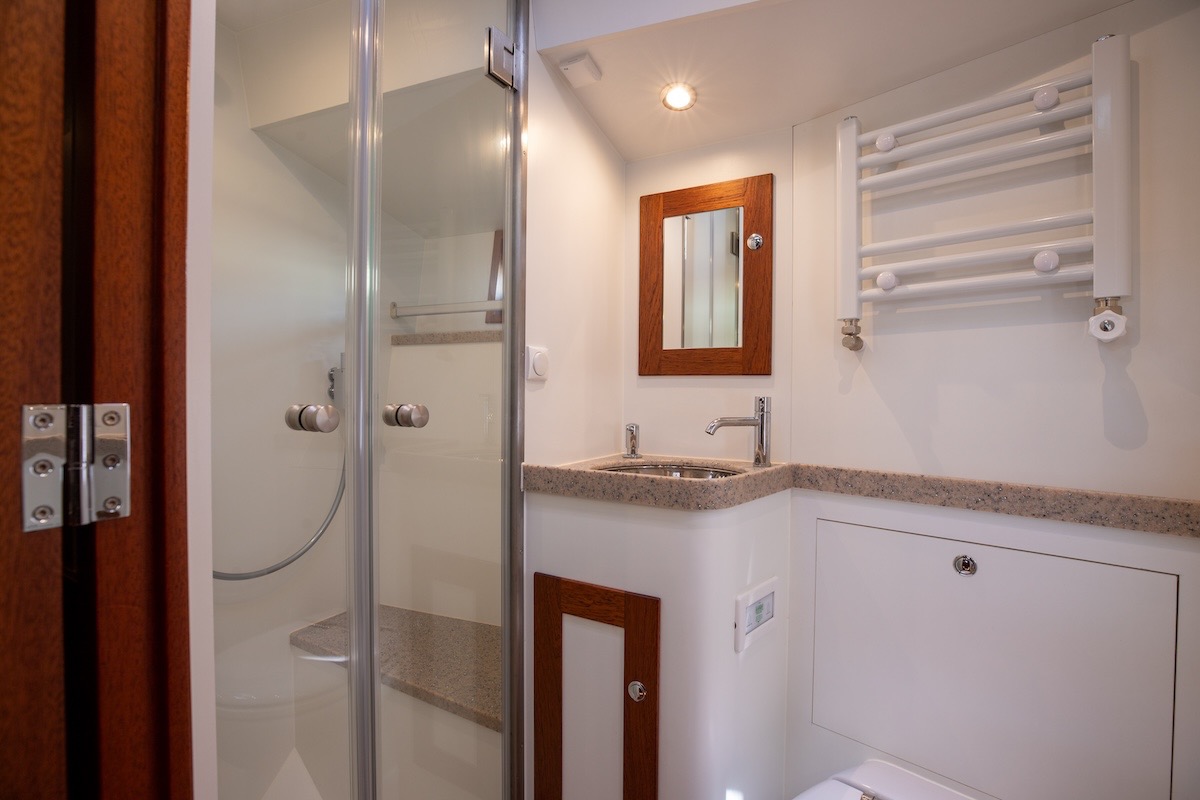 Shared Heads 00003.jpg