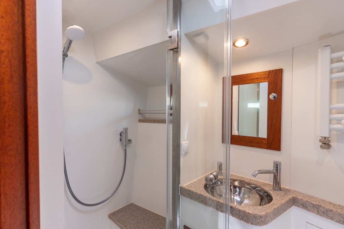 Shared Heads 00004.jpg