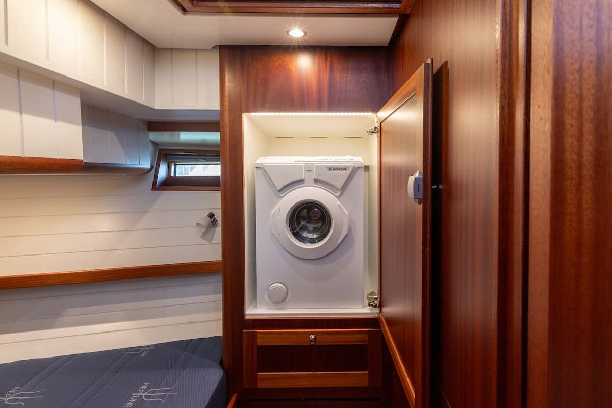 Pilot berth cabin 00003.jpg